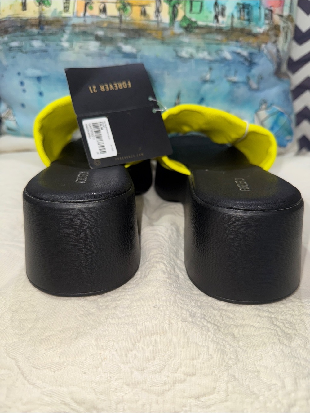 Forever 21 Neon Yellow Slide Mules size 8 new with tag comes with gift - Picture 13 of 16